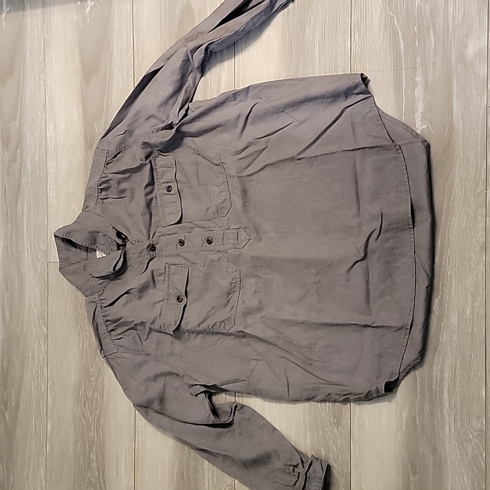 4 button- pull over light Grey blouse